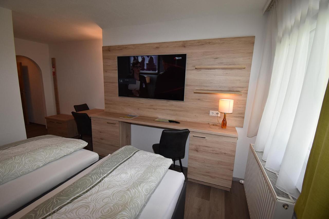 Hotel Martina Тельфс Экстерьер фото