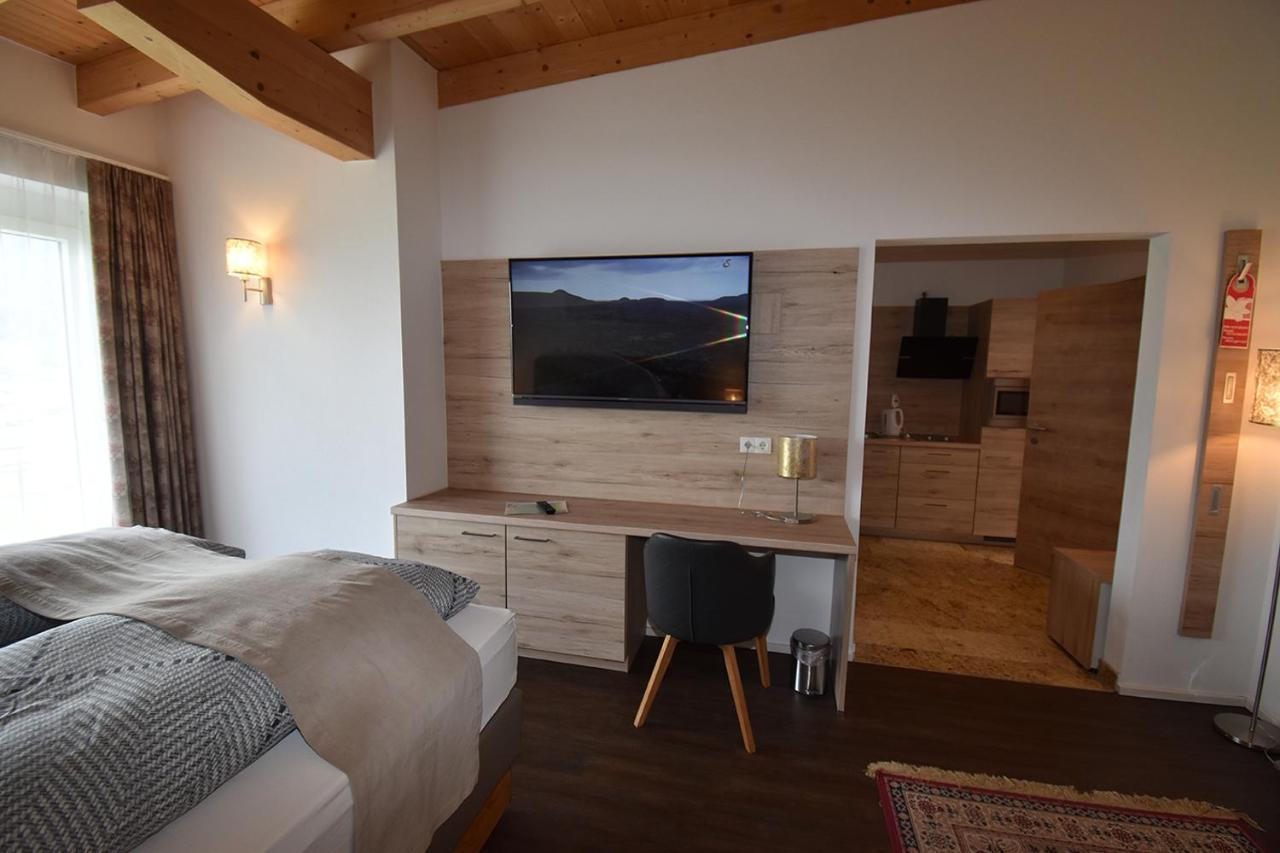 Hotel Martina Тельфс Экстерьер фото
