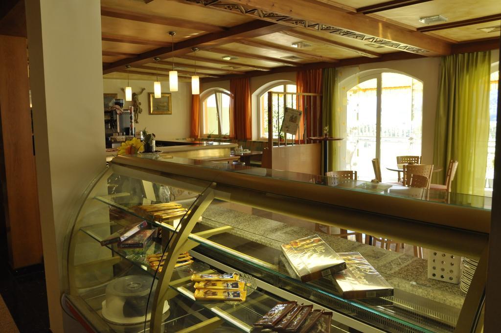Hotel Martina Тельфс Экстерьер фото