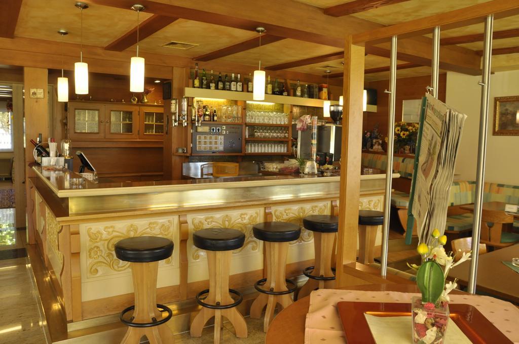 Hotel Martina Тельфс Экстерьер фото