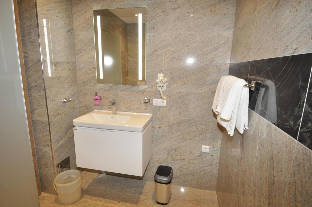 Hotel Martina Тельфс Экстерьер фото